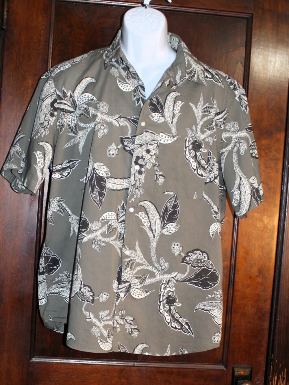 H&M Men's Gray Tropical Print Short Sleeve Shirt, XL